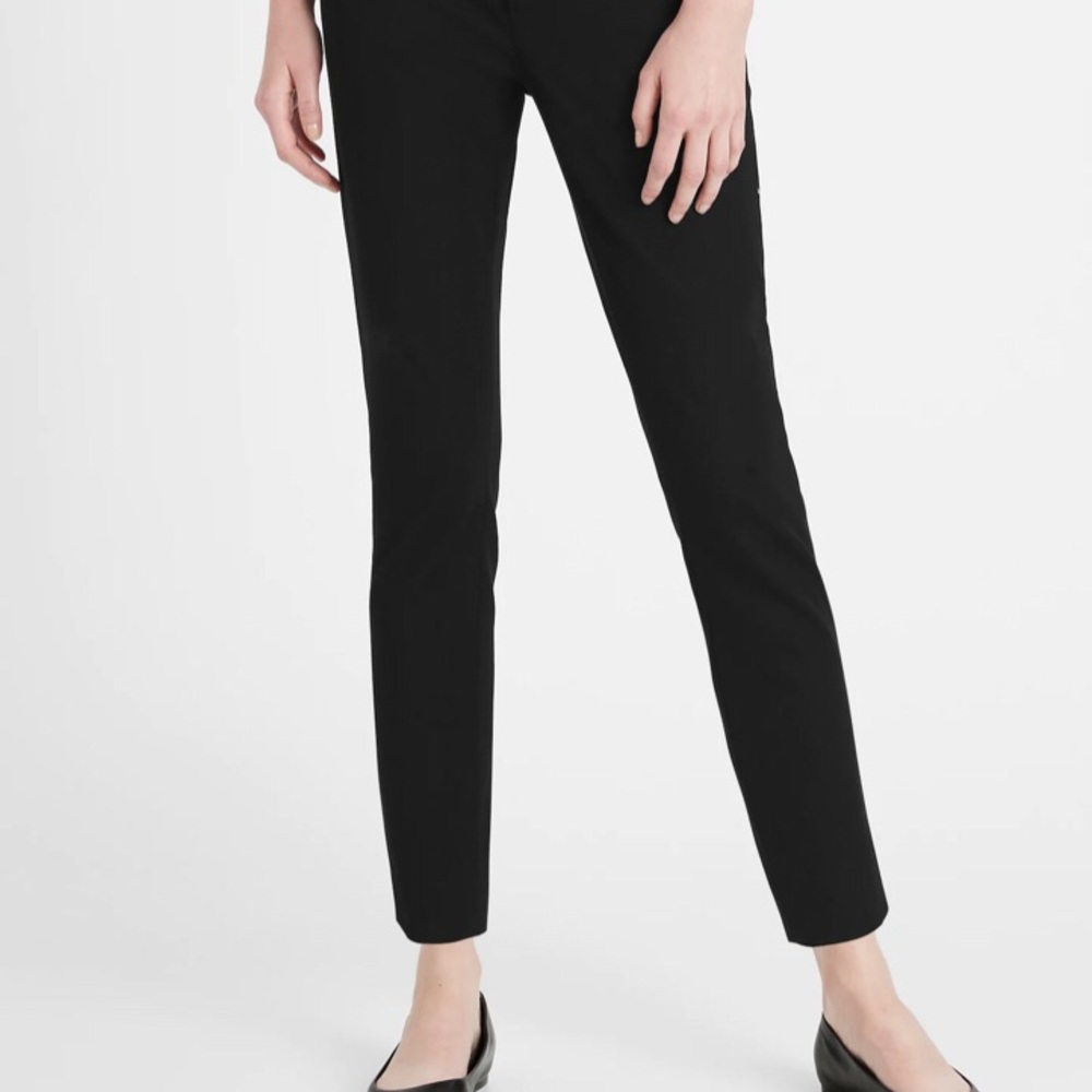 Banana Republic size 2 classic black Sloan pant